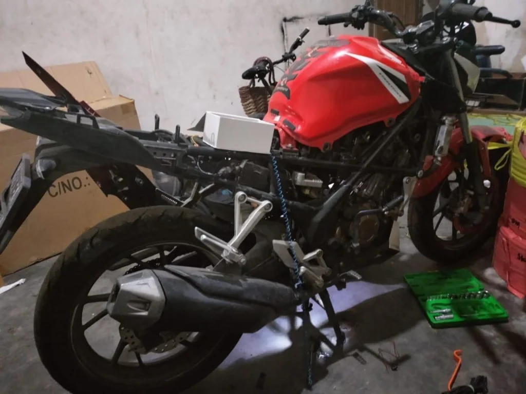 Pemasangan GPS tracker KIDO Connect