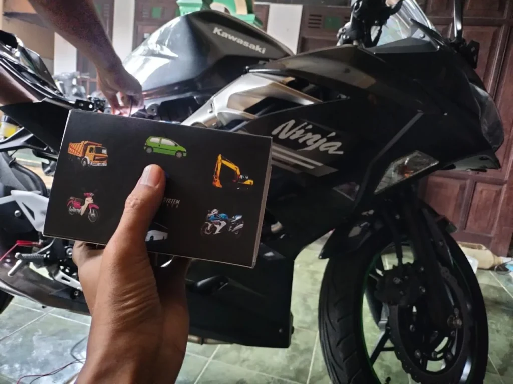 Pemasangan GPS tracker KIDO Connect